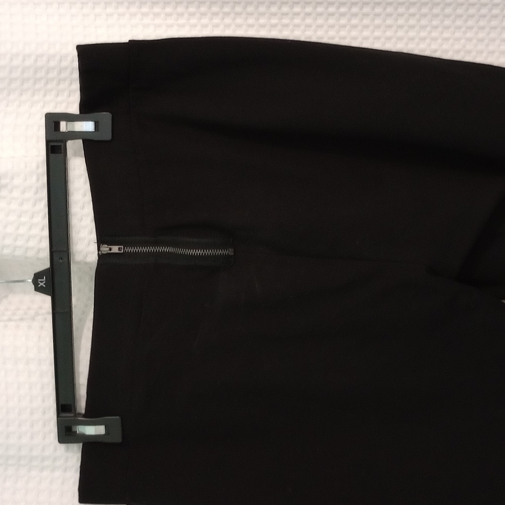 TIME and TRU - Black Stretchy Jegging - Size: XL (16 - 18) - Picture 7 of 8